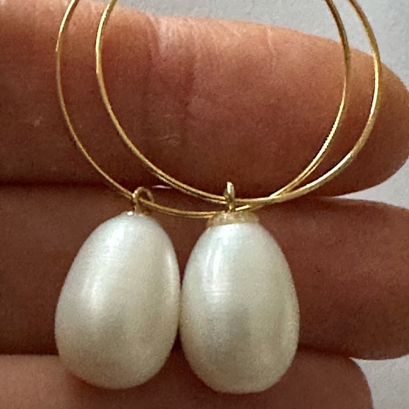 10.1mm Wide White Cultured Pearls Hoop Earrings - 14K Yellow Gold Filled - Picture 5 of 8